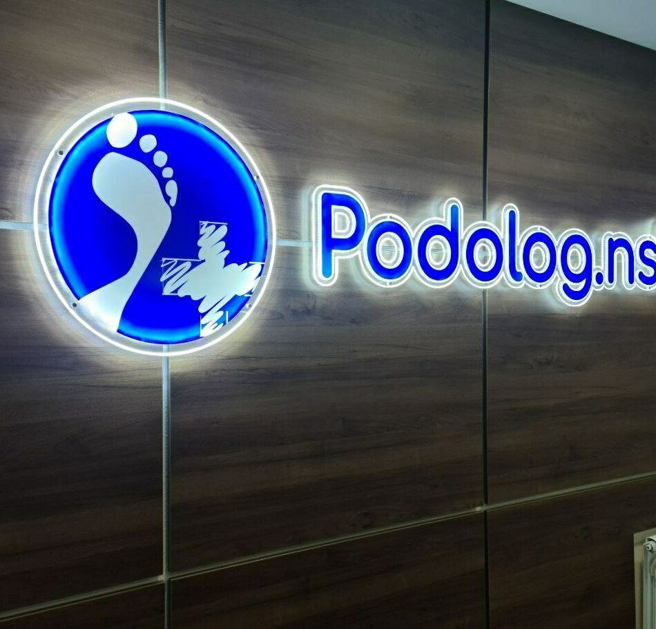 Тонкая светящаяся вывеска на стену Ультратонкая светящаяся панель